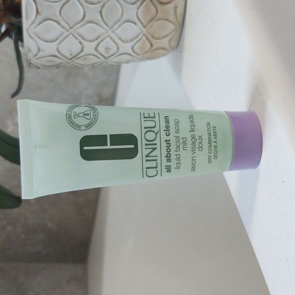 Clinique face wash - Picture 2 of 2